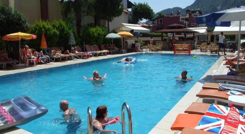 Selen Apart İçmeler Esterno foto