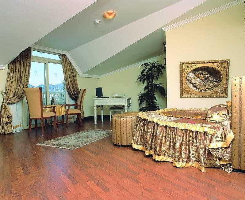 Selen Apart İçmeler Esterno foto